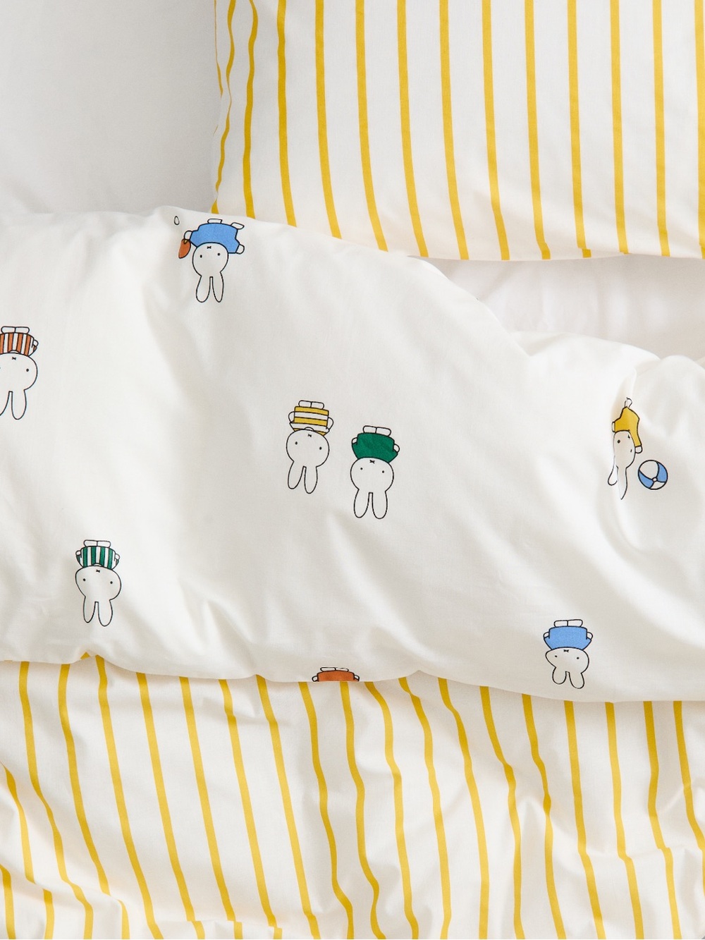 Miffy PRINTED TWIN DUVET COVER SET with matching pillowcase - Picture 3 of 7